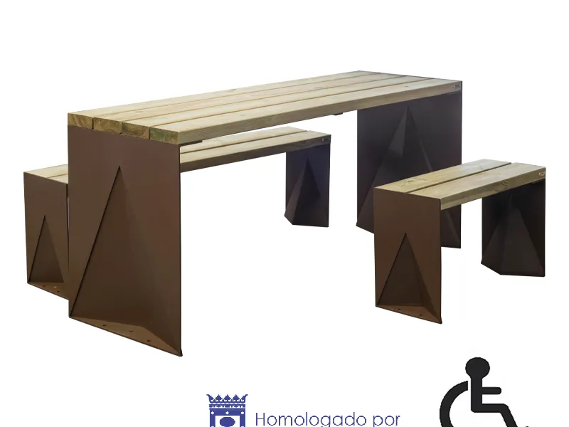 Mesa forestal accesible