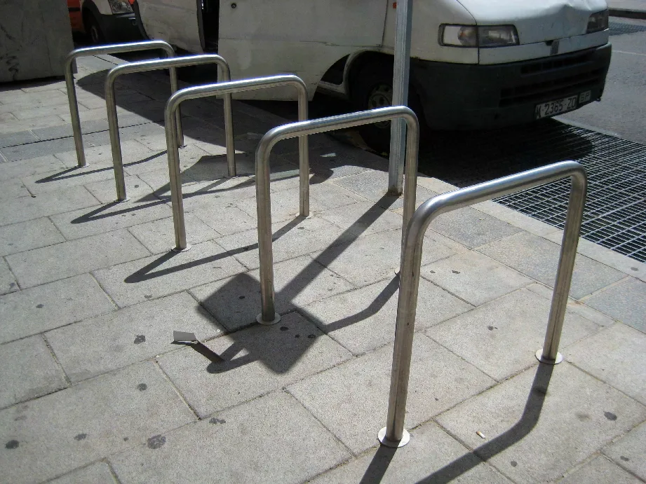 Aparcabicicletas universal